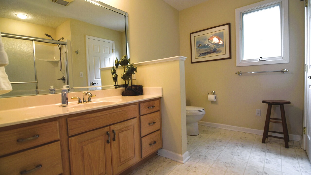 Photo of Bathroom in Benton
