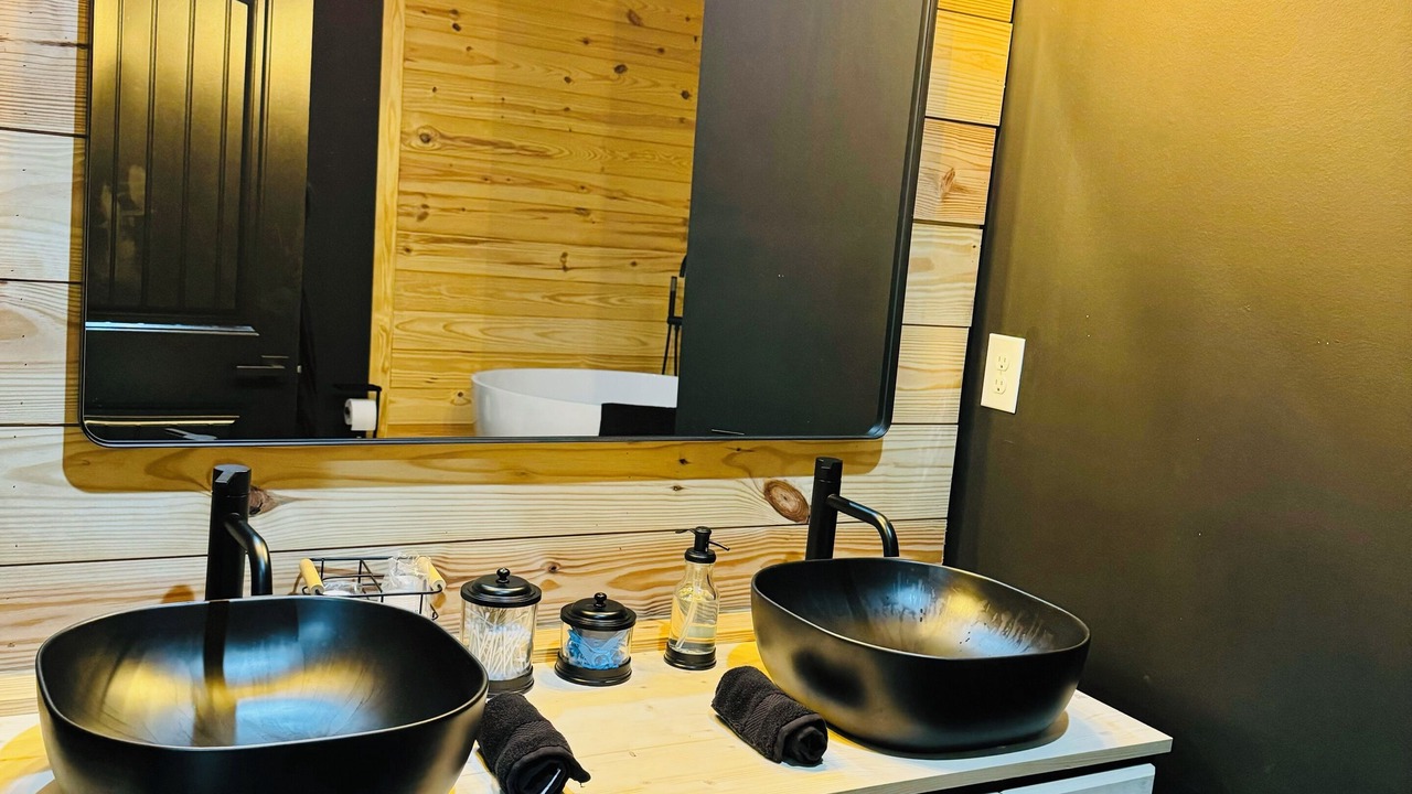 Photo of Bathroom in Roaring River