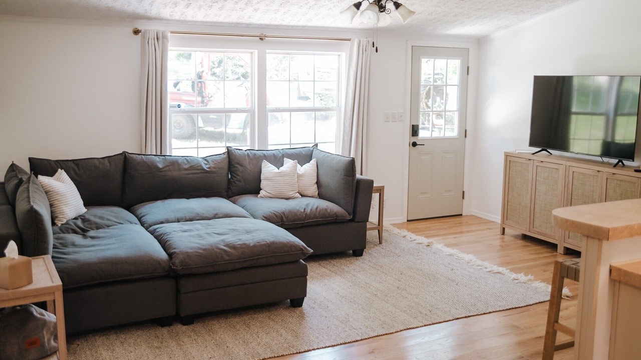 Photo of Livingroom in La Follette