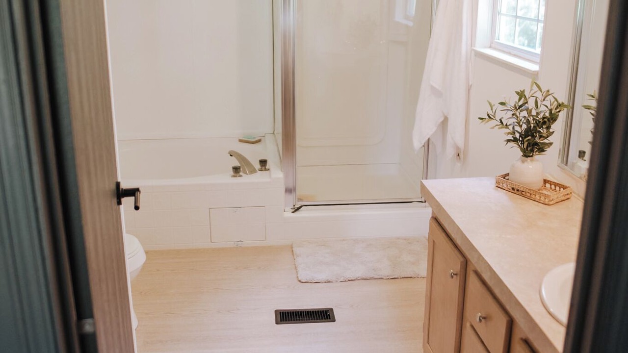 Photo of Bathroom in La Follette