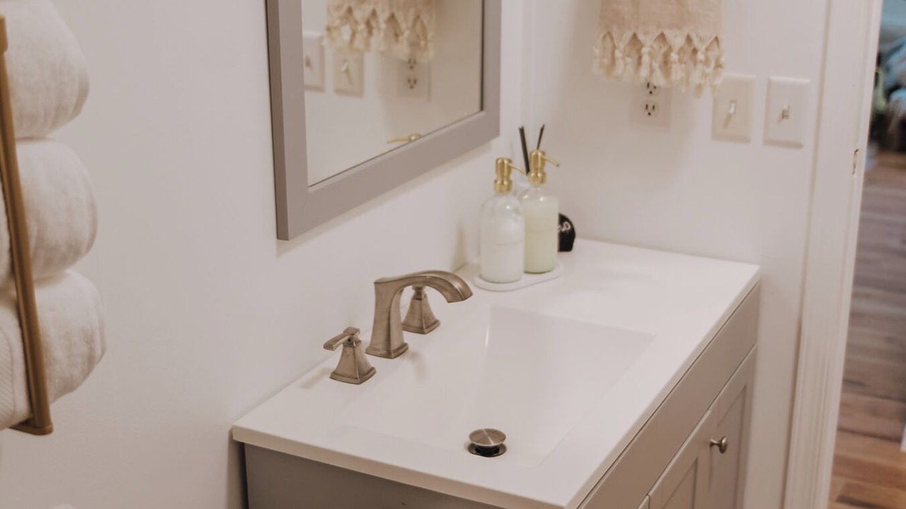 Photo of Bathroom in La Follette