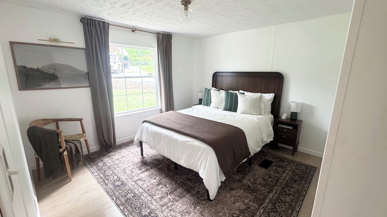 Photo of Bedroom in La Follette