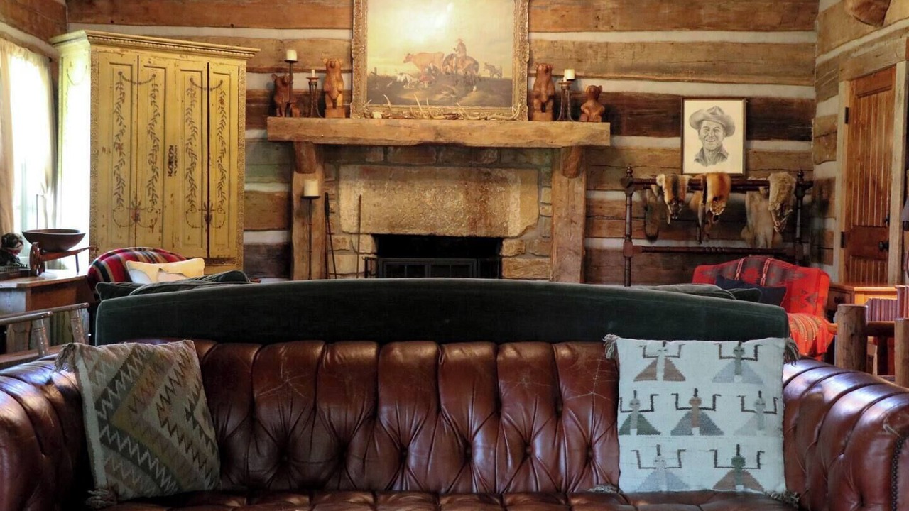 Photo of Livingroom in Pittsburg
