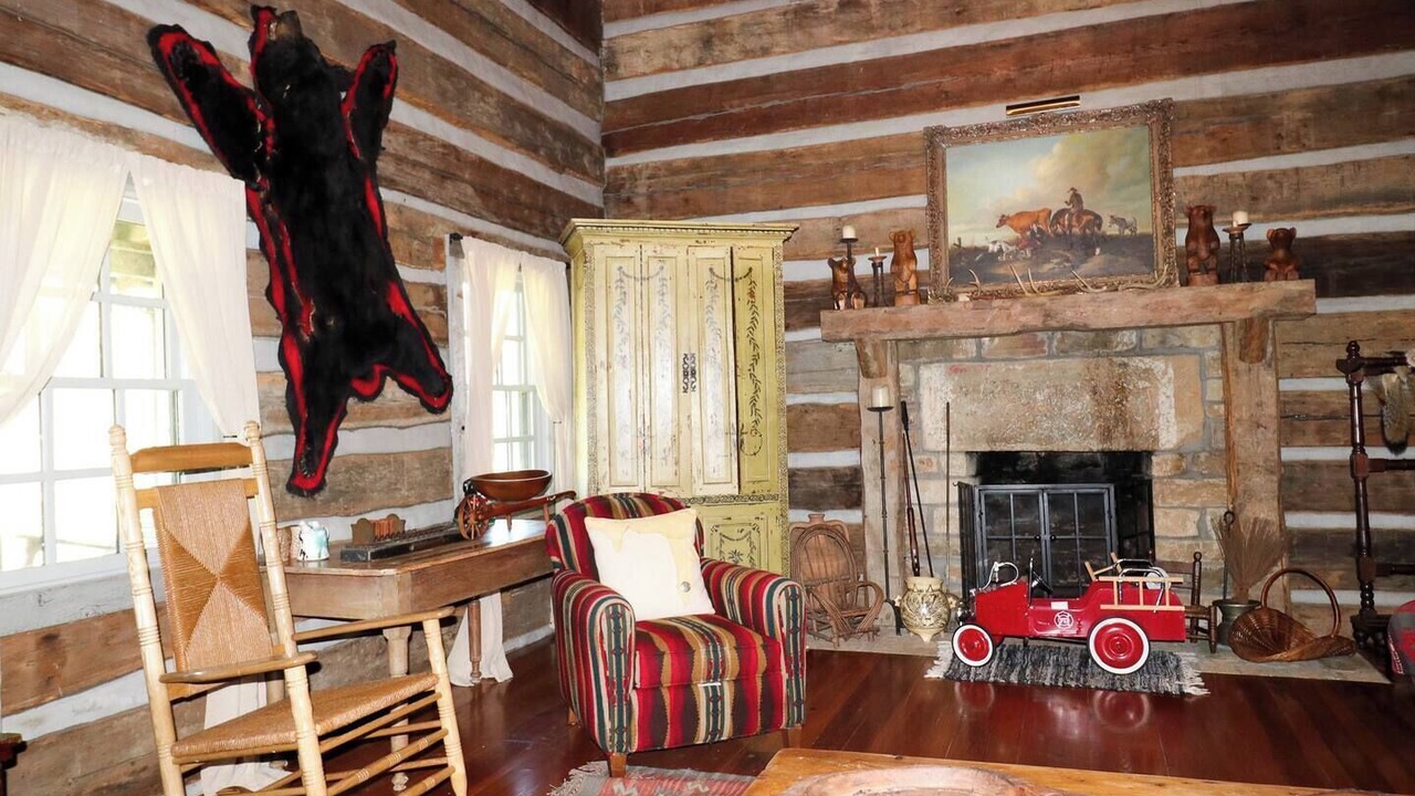 Photo of Livingroom in Pittsburg