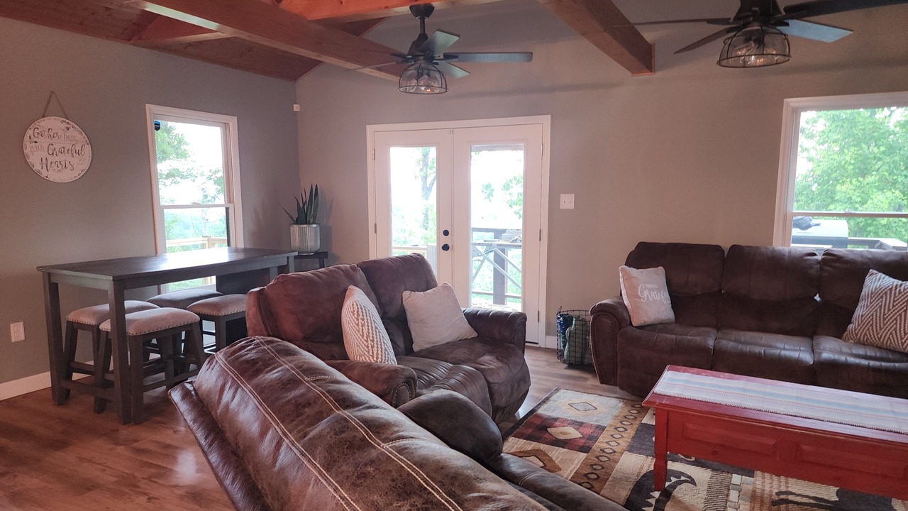 Photo of Livingroom in Newcomb