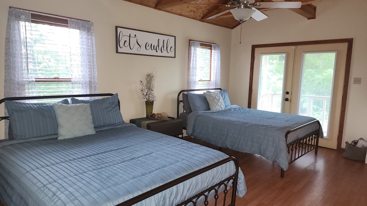 Photo of Bedroom in Newcomb