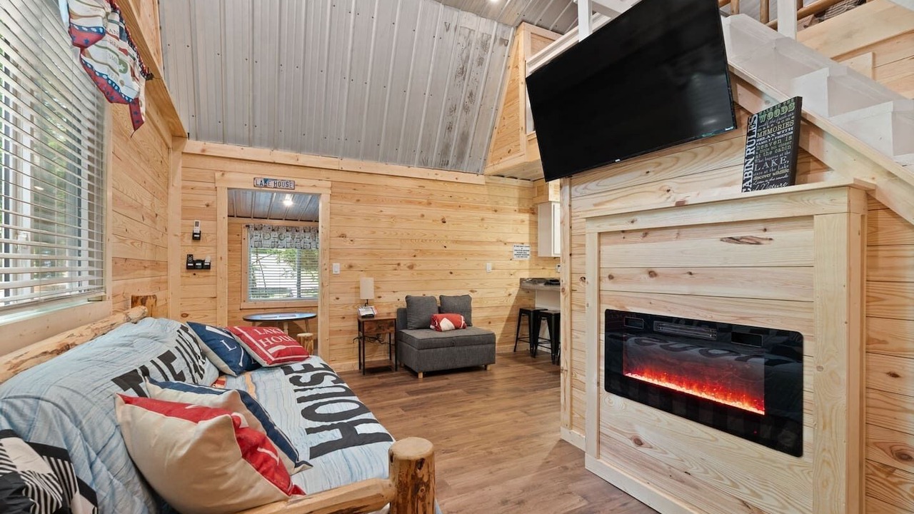Photo of Livingroom in Birdseye