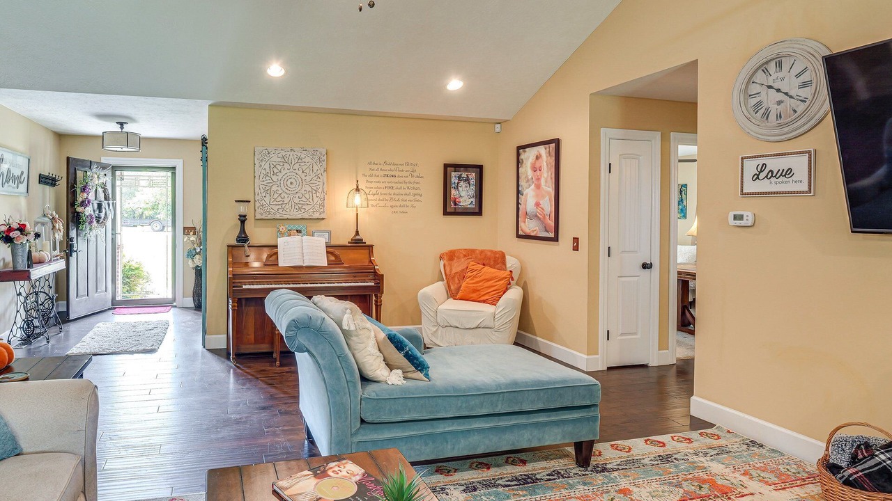 Photo of Livingroom in Cookeville