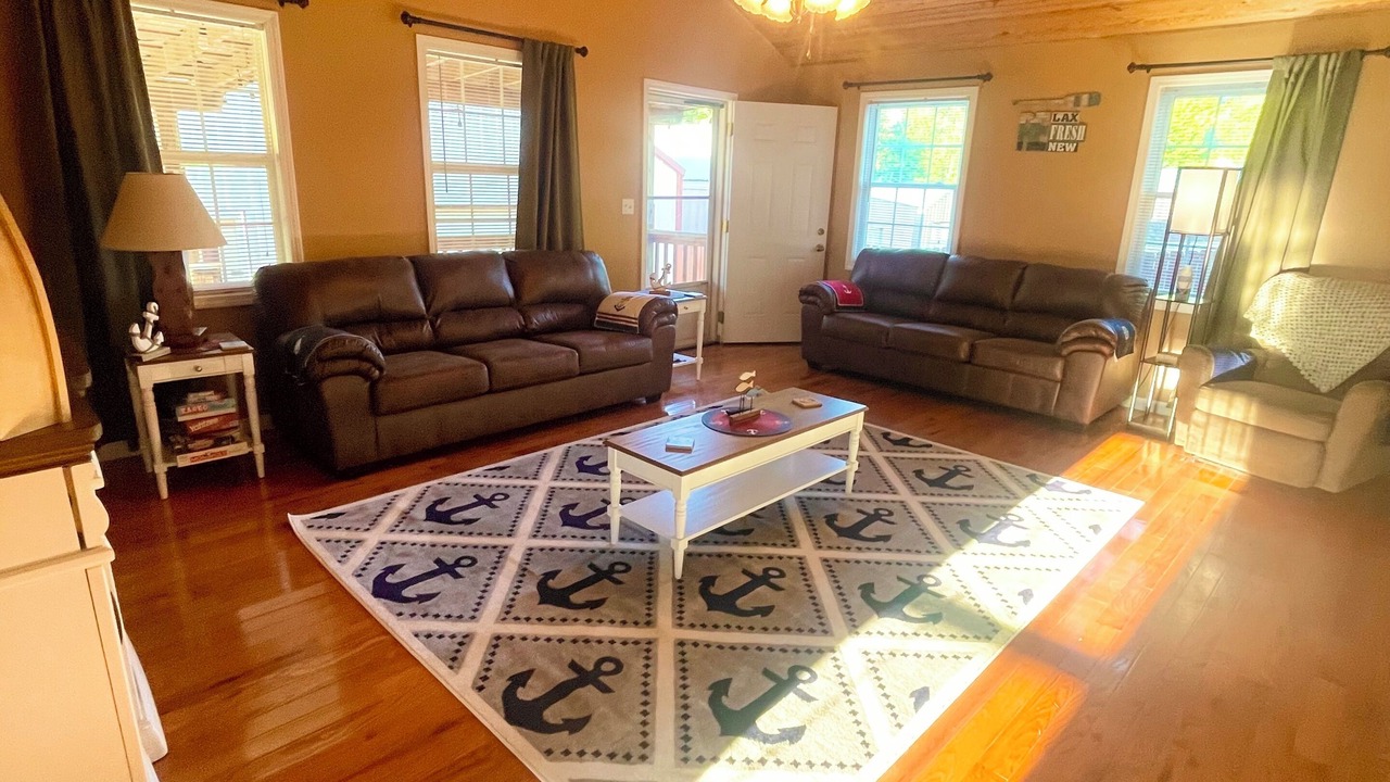 Photo of Livingroom in Cub Run