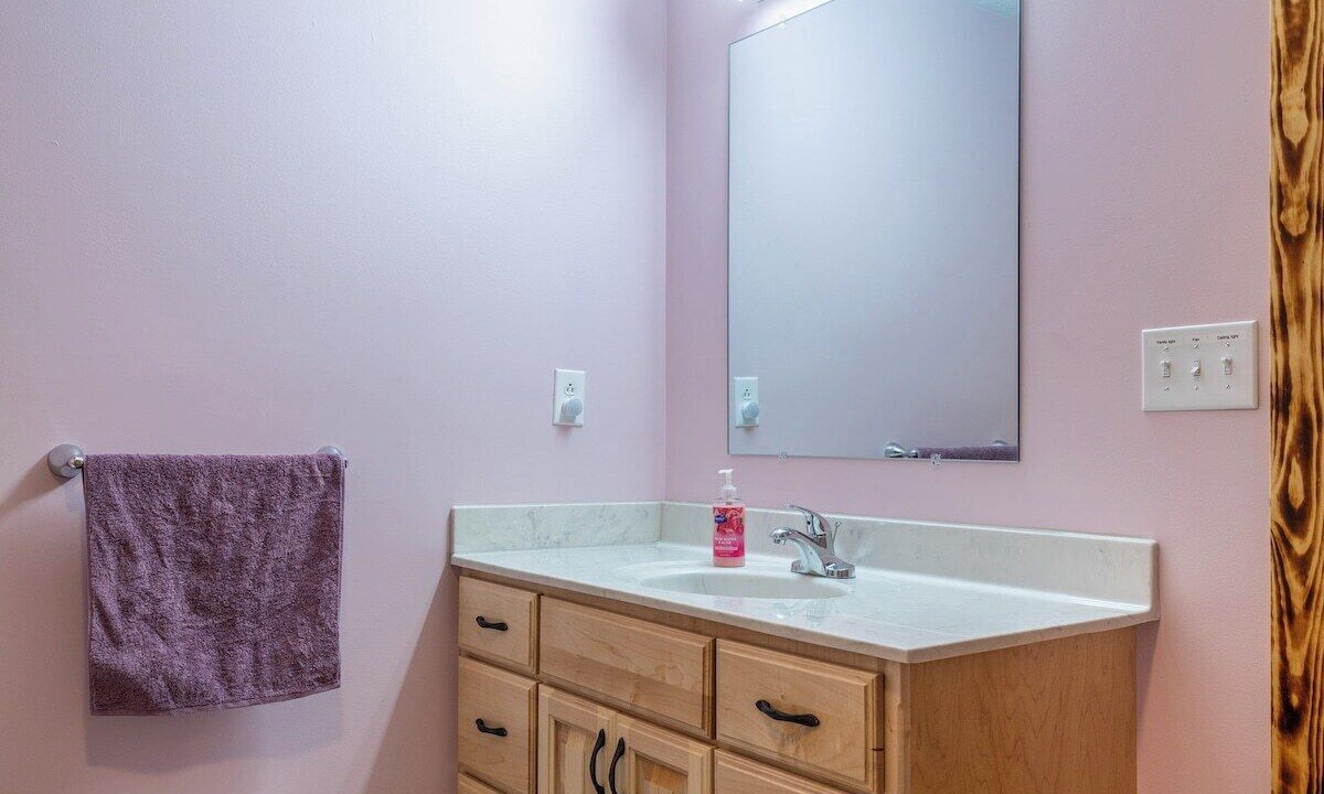 Photo of Bathroom in Lake