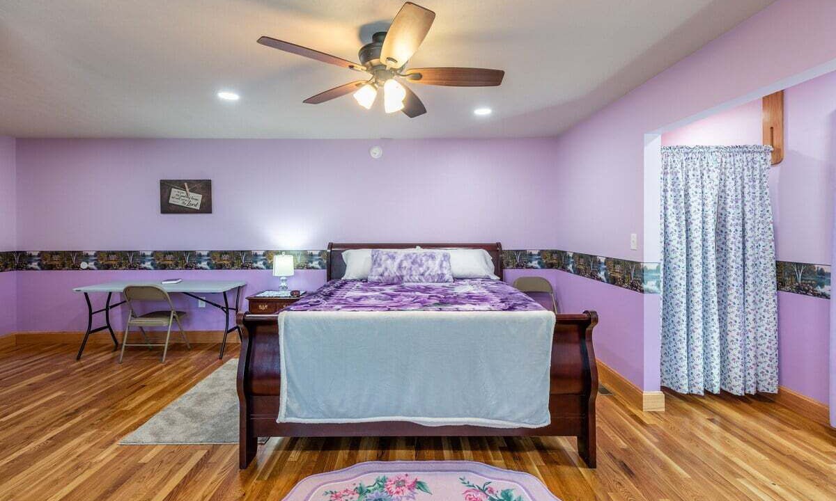 Photo of Bedroom in Lake
