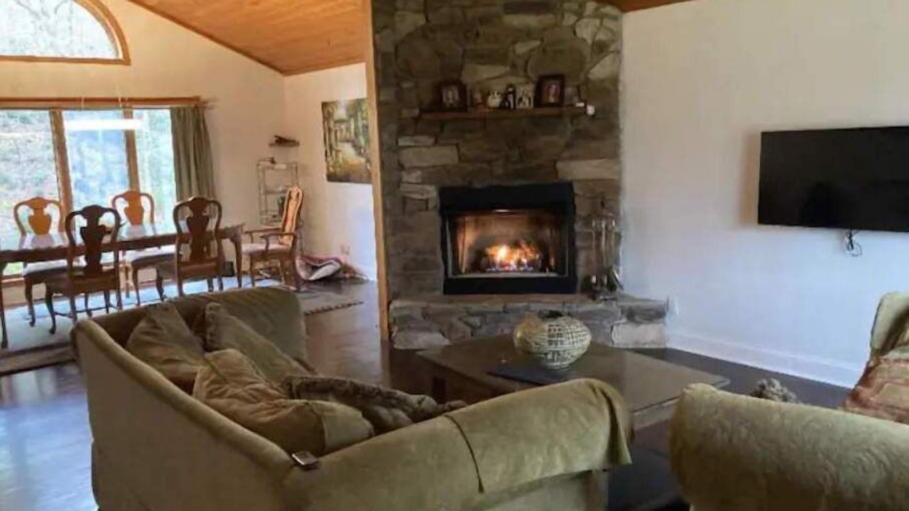 Photo of Livingroom in Pickens