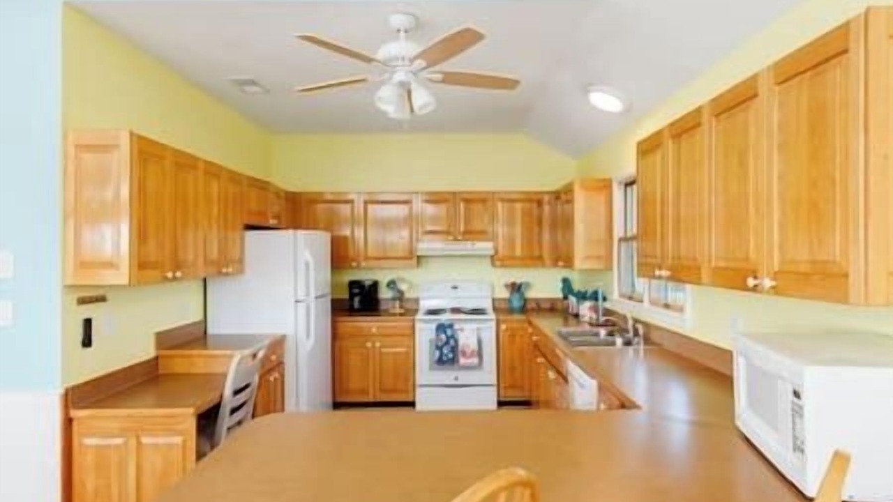 Photo of Kitchen in Waves