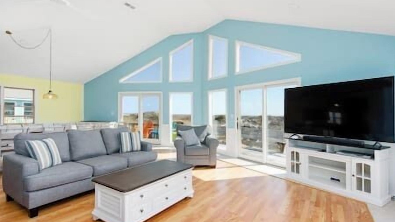 Photo of Livingroom in Waves
