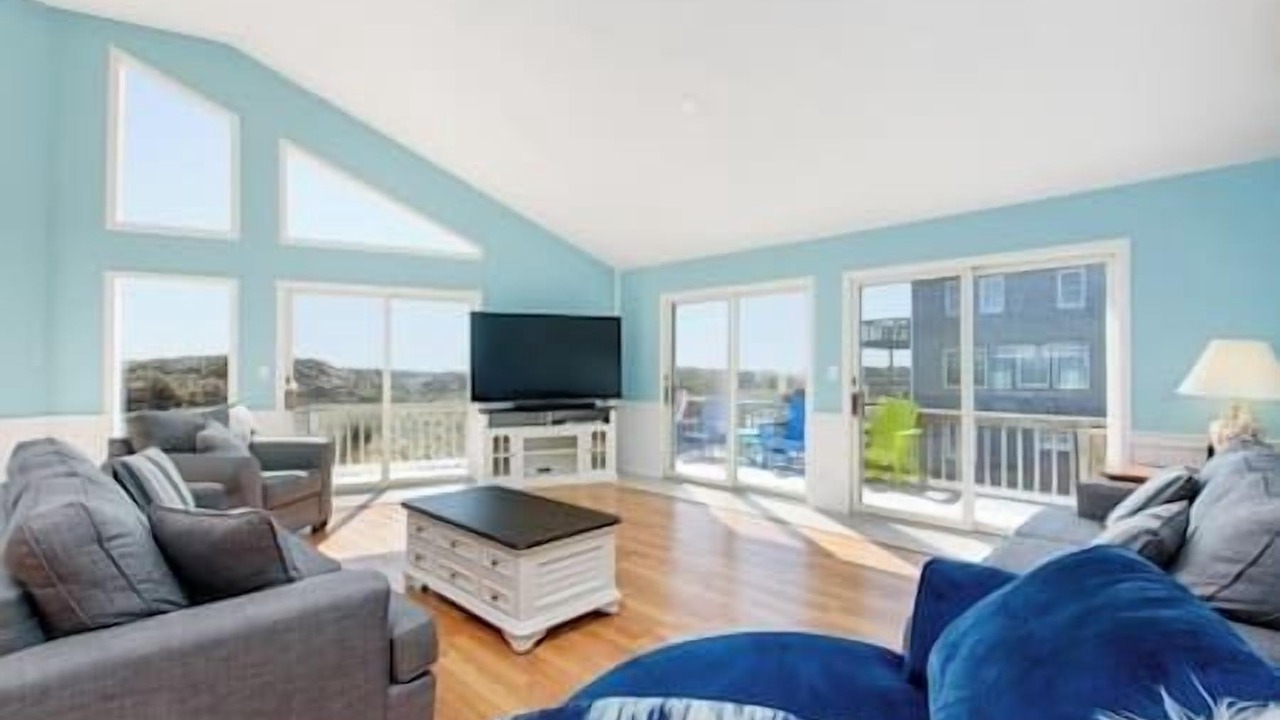 Photo of Livingroom in Waves