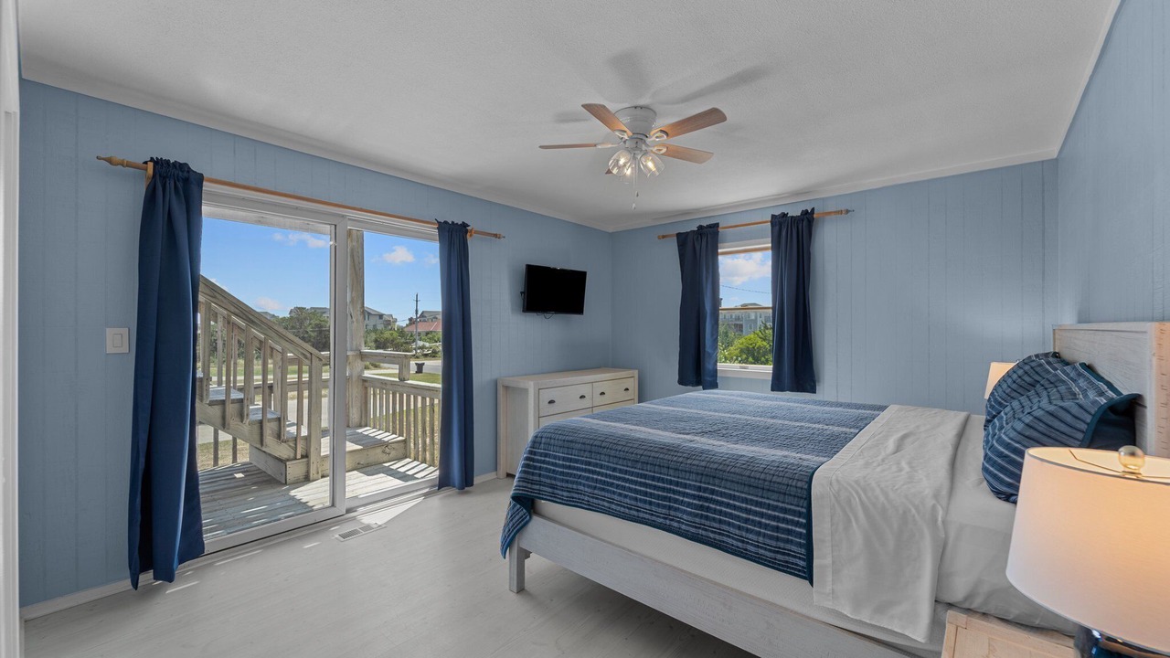Photo of Bedroom in Waves