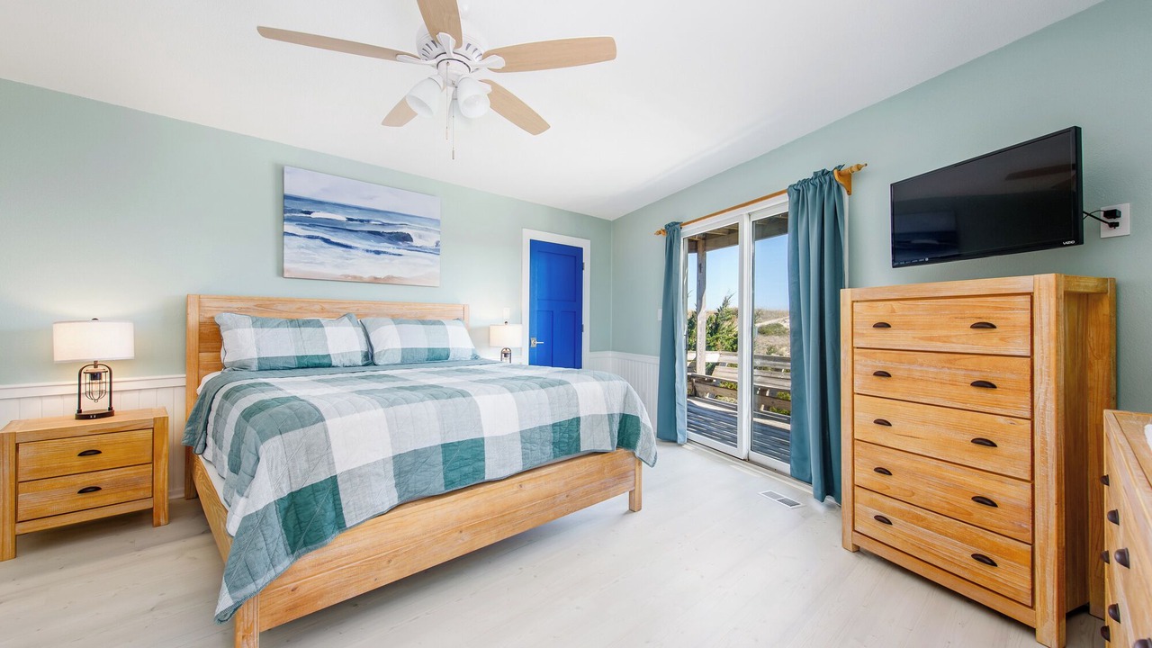 Photo of Bedroom in Waves