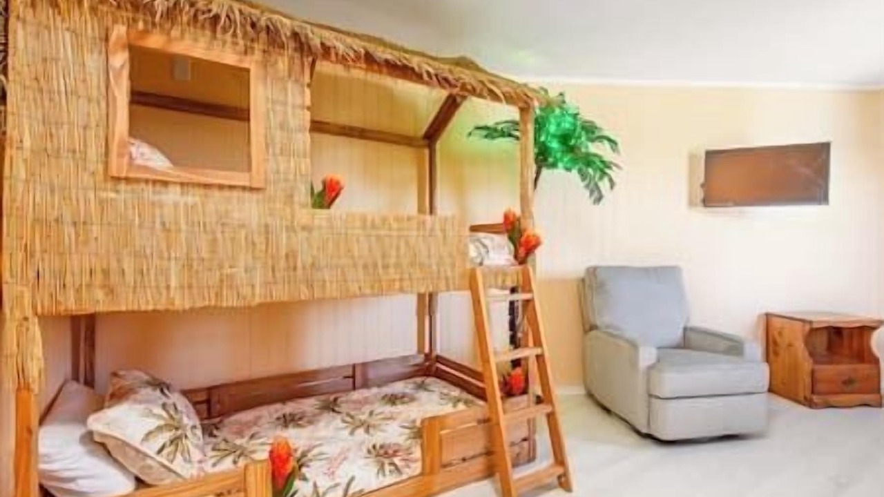 Photo of Bedroom in Waves
