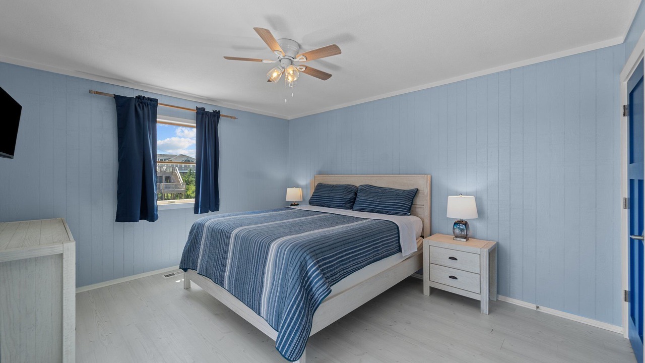Photo of Bedroom in Waves