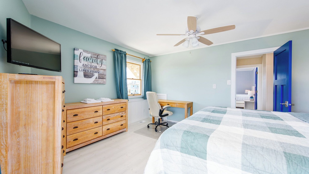 Photo of Bedroom in Waves