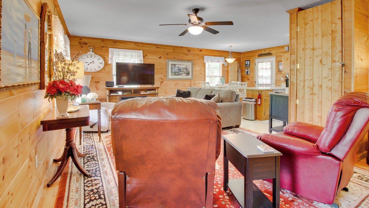 Photo of Livingroom in Byrdstown