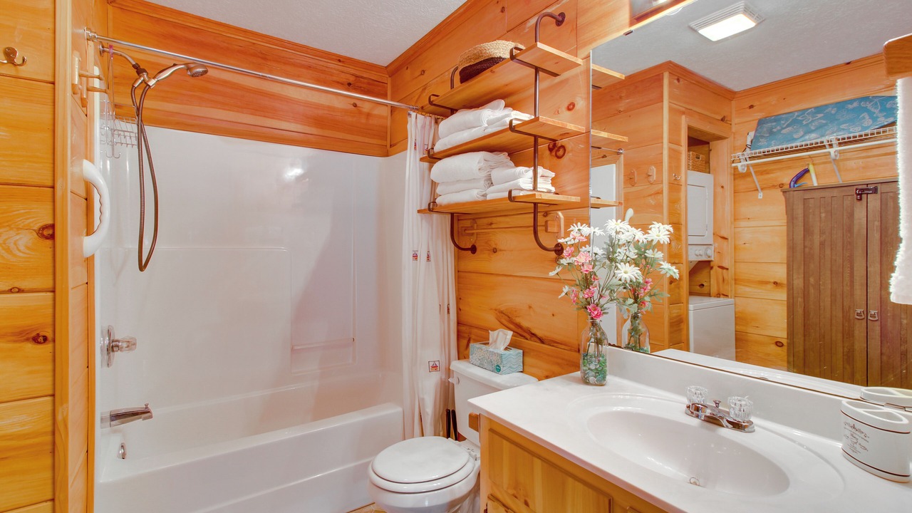 Photo of Bathroom in Byrdstown