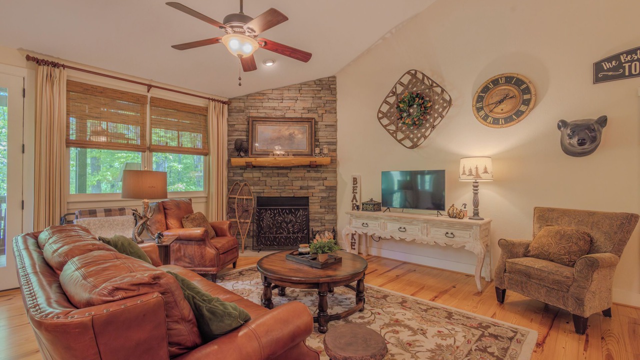 Photo of Livingroom in Bear Lake Reserve