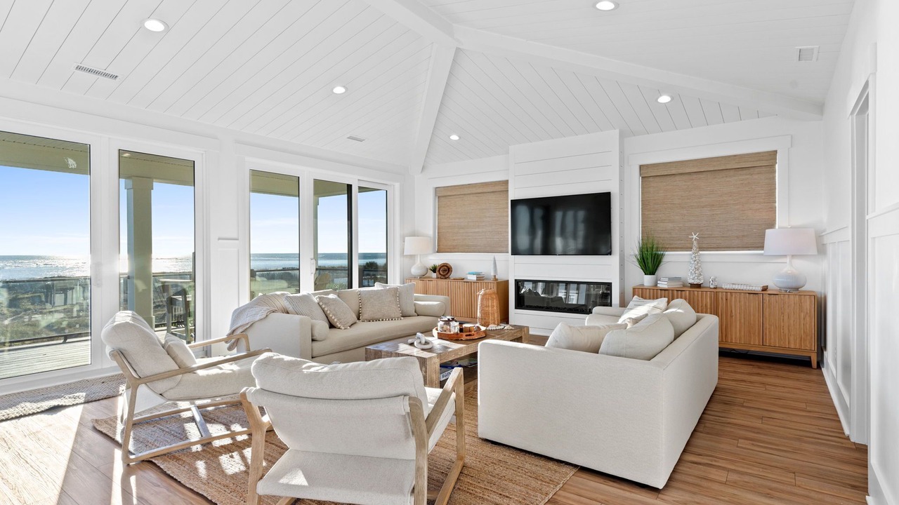 Photo of Livingroom in Oak Island