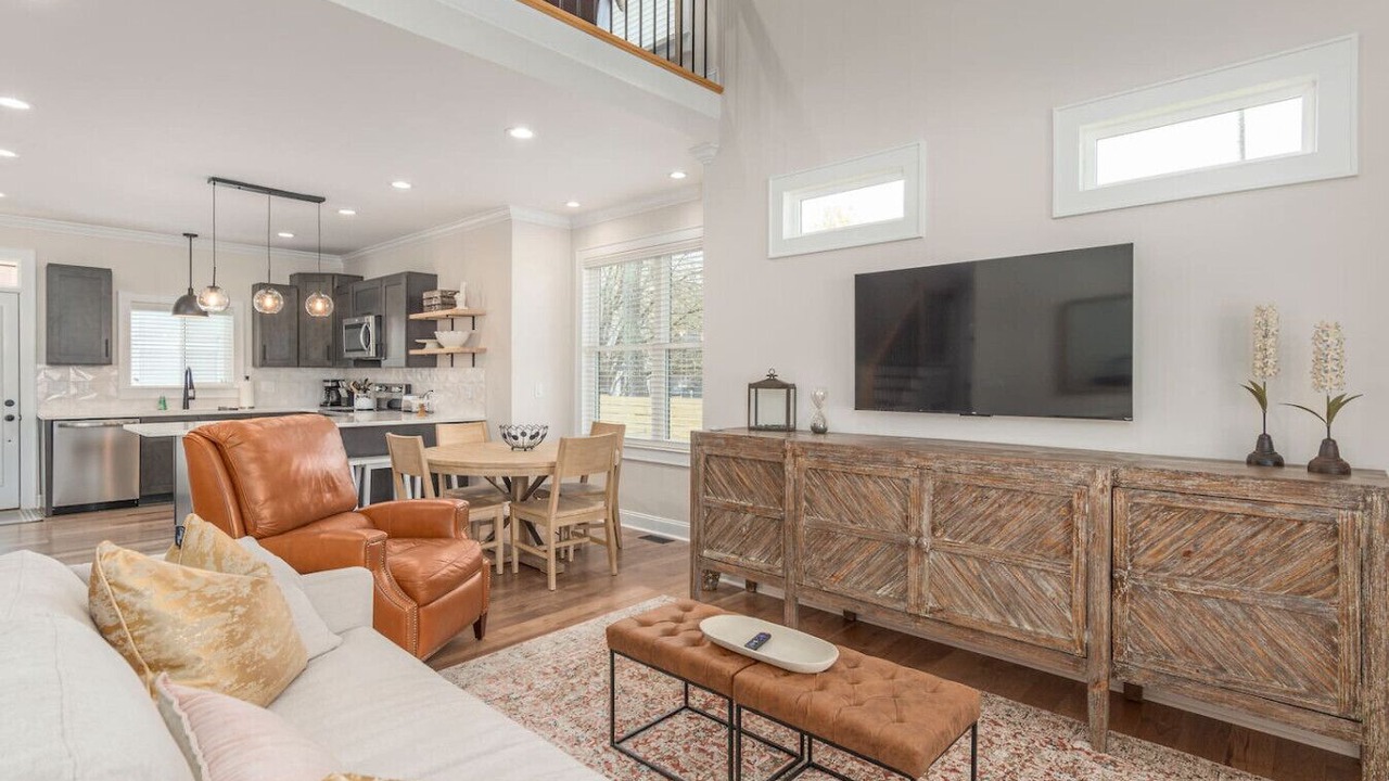 Photo of Livingroom in Travelers Rest