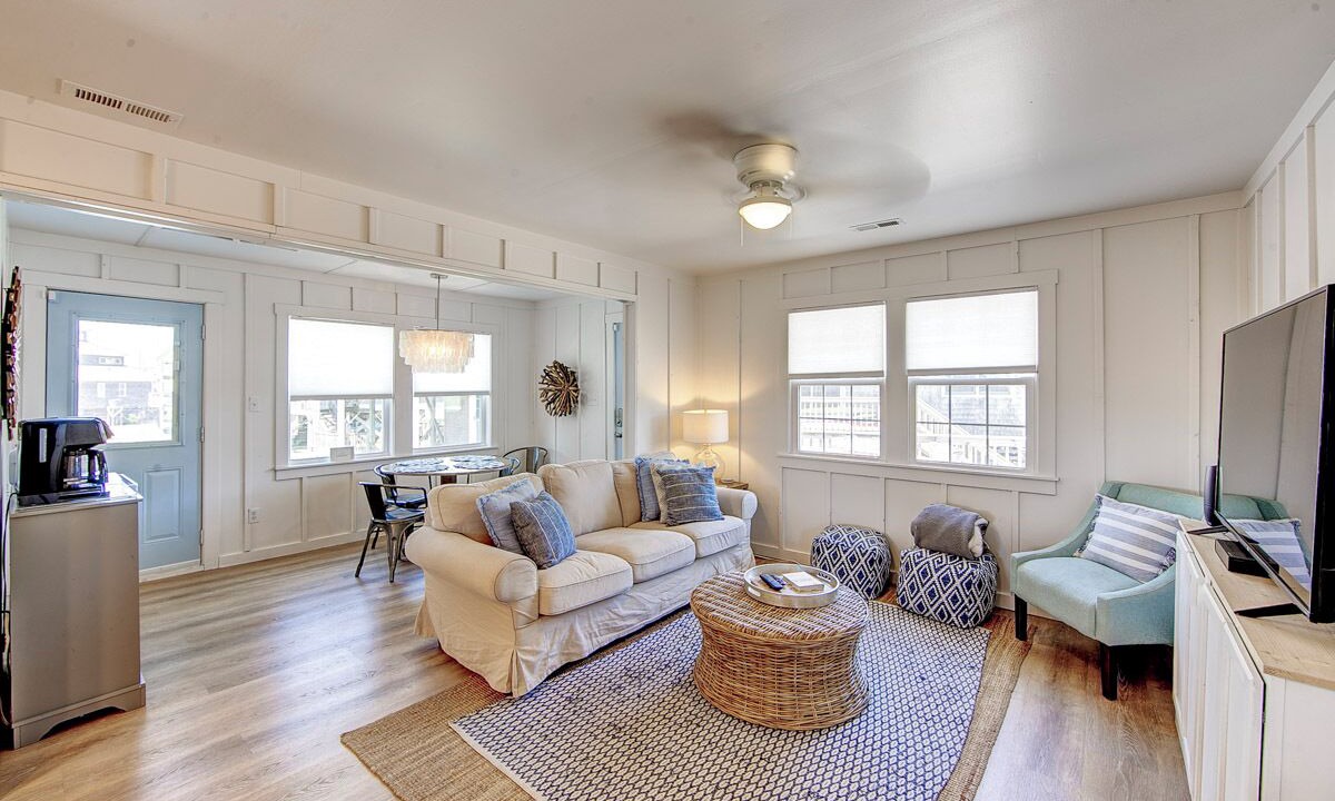Photo of Livingroom in Avon