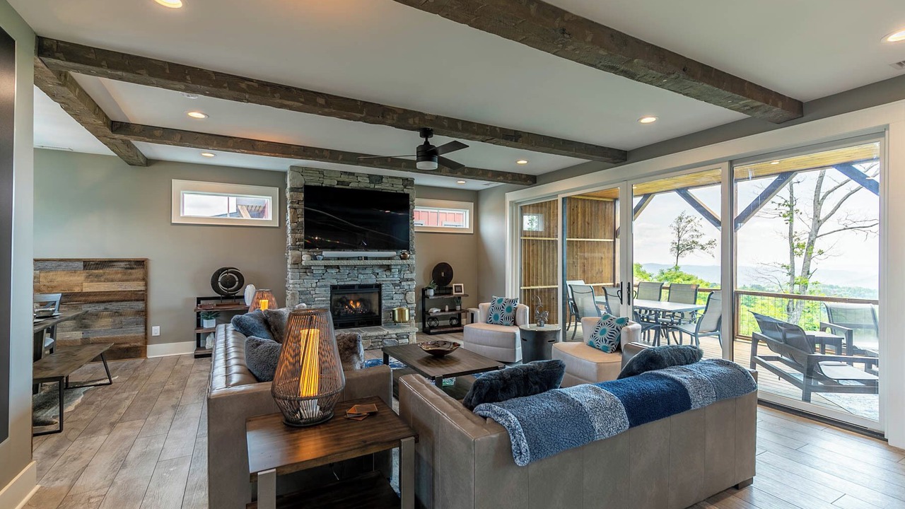 Photo of Livingroom in Lenoir