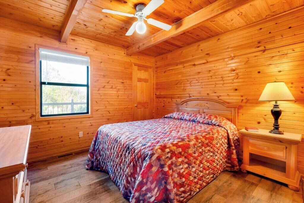 Photo of Bedroom in Byrdstown