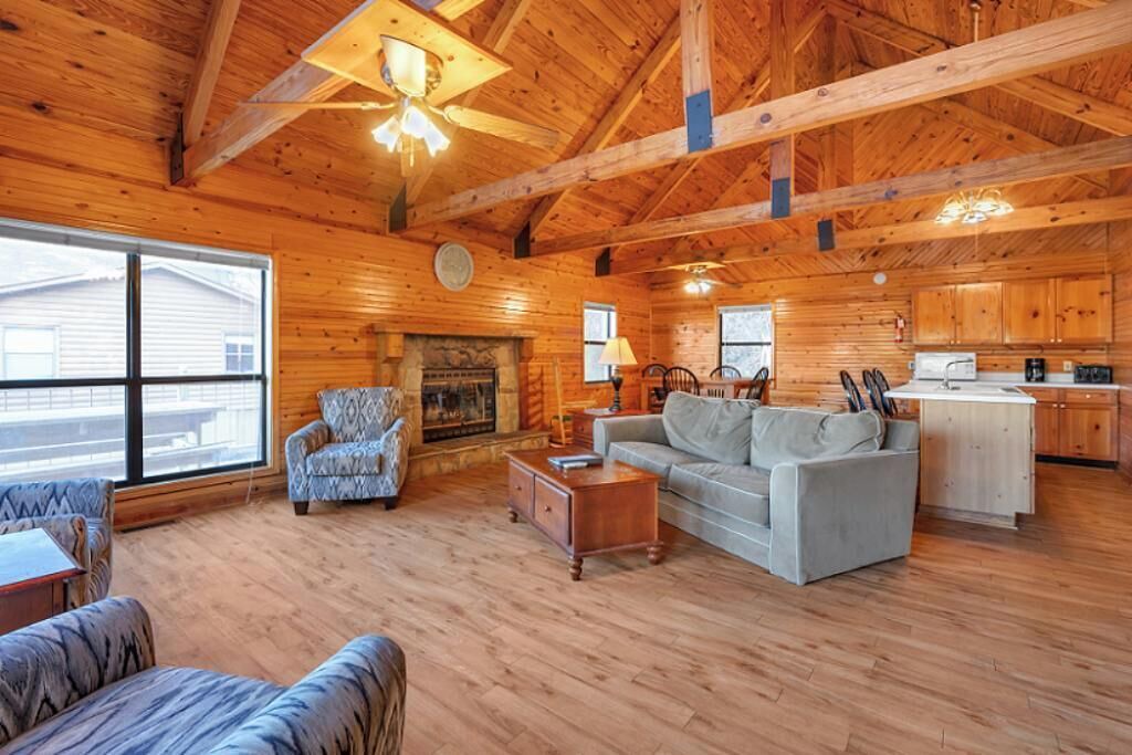 Photo of Livingroom in Byrdstown