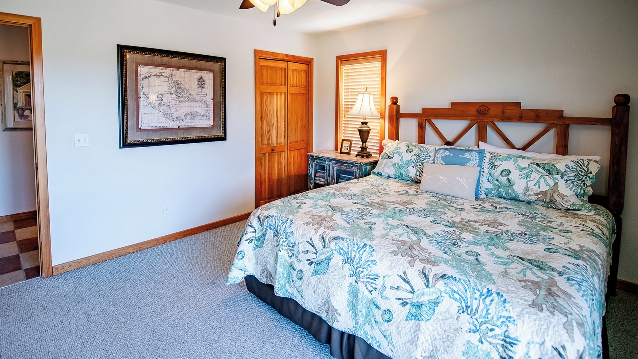 Photo of Bedroom in Waves