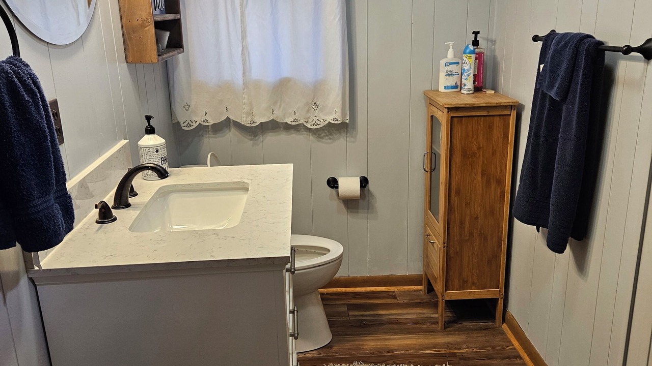 Photo of Bathroom in Unaka
