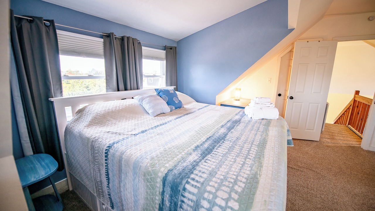 Photo of Bedroom in Wind Over Waves