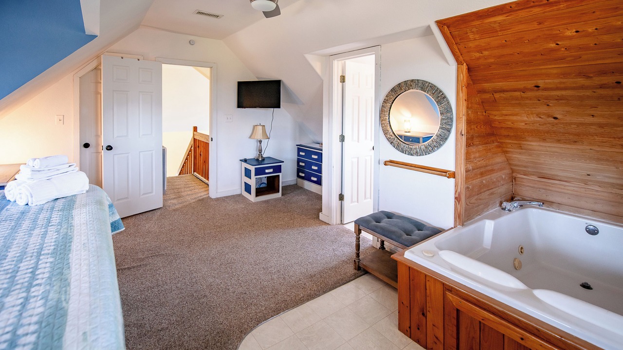 Photo of Bedroom in Wind Over Waves