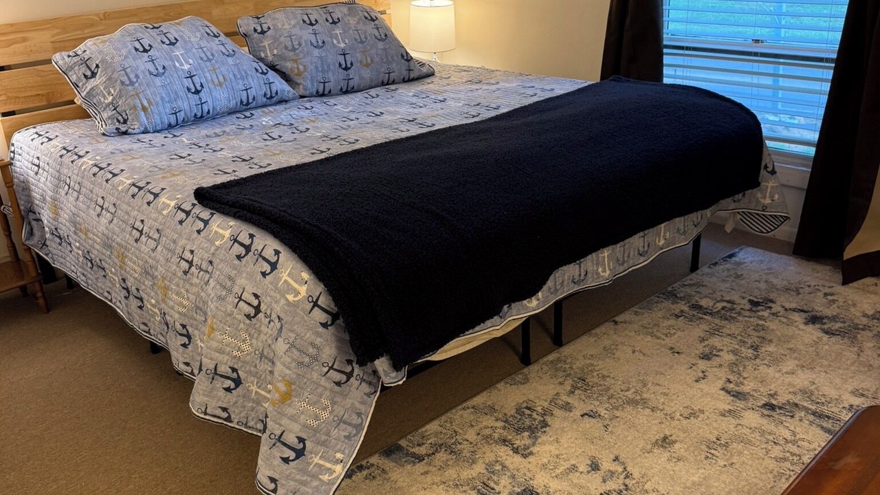 Photo of Bedroom in Bronston