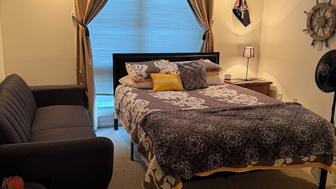 Photo of Bedroom in Bronston
