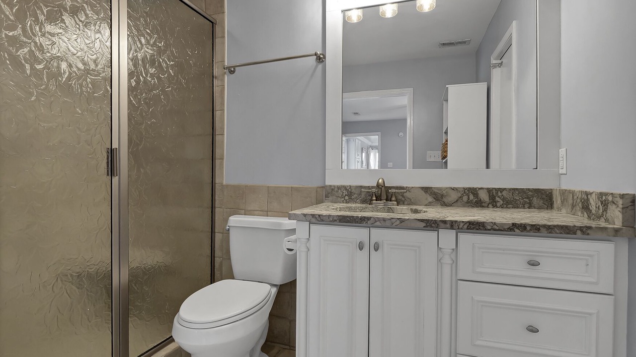 Photo of Bathroom in Airlie
