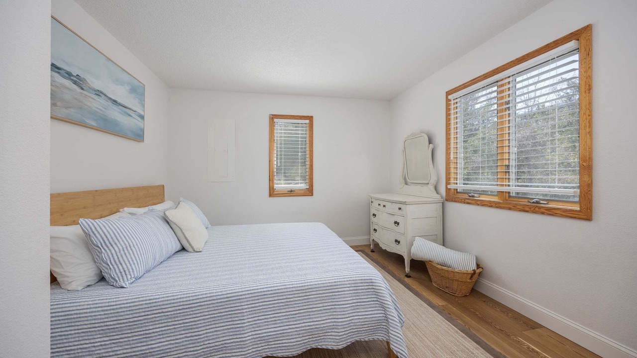 Photo of Bedroom in Southern Shores