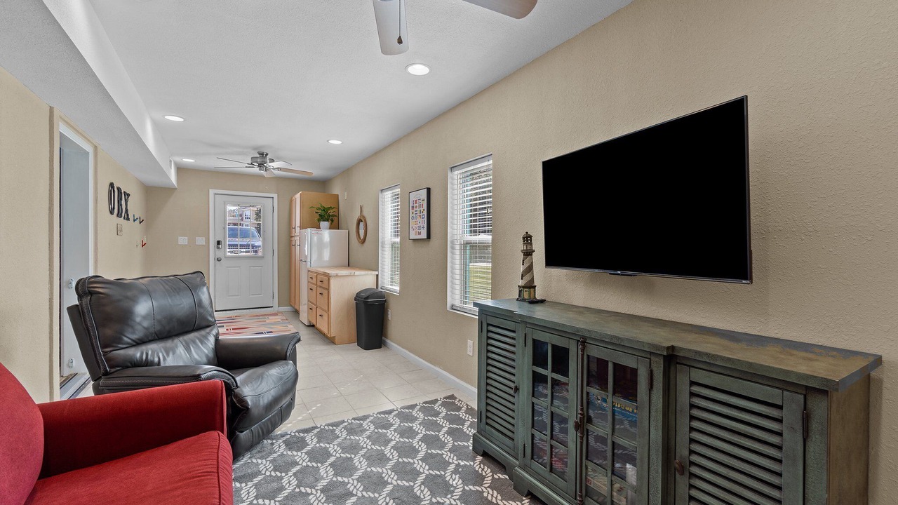 Photo of Bedroom in Monteray Shores