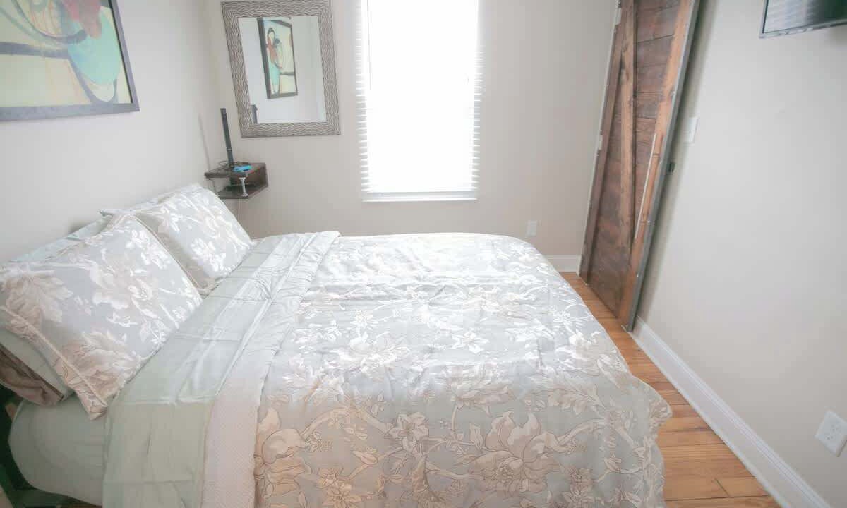 Photo of Bedroom in Roanoke