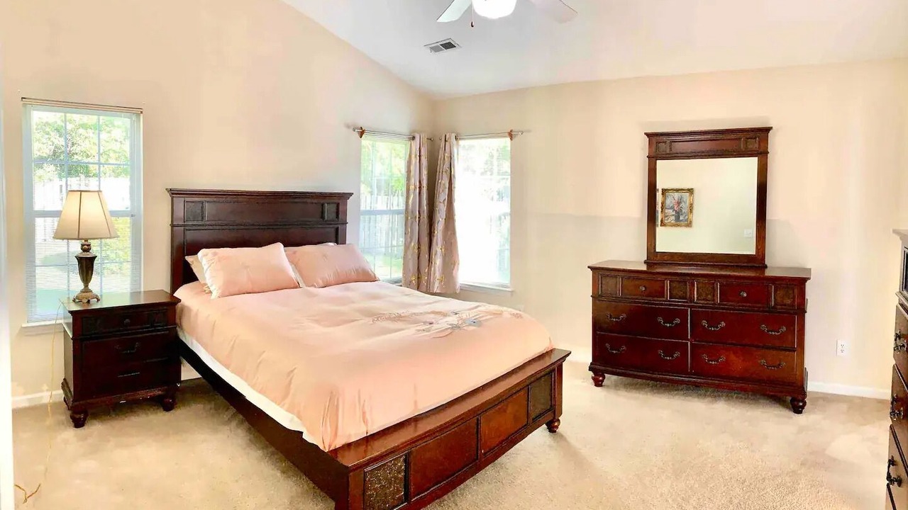 Photo of Bedroom in Myrtle Grove