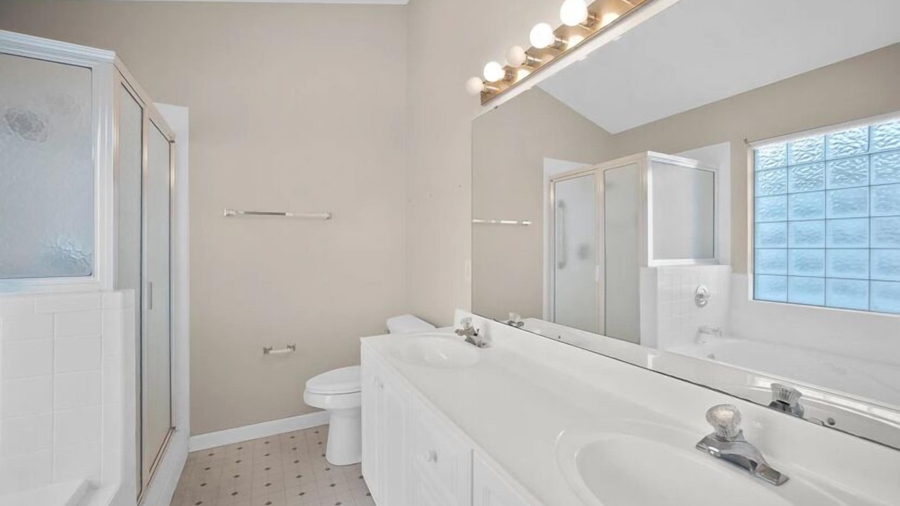 Photo of Bathroom in Myrtle Grove