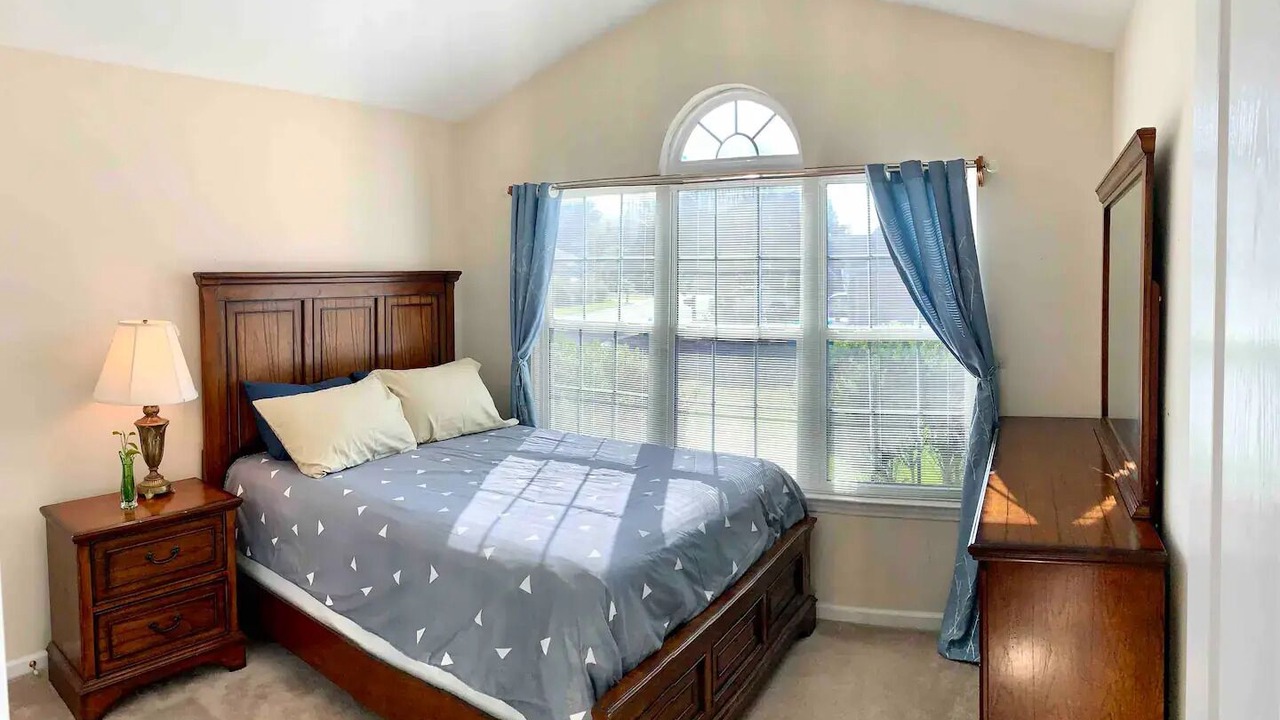 Photo of Bedroom in Myrtle Grove