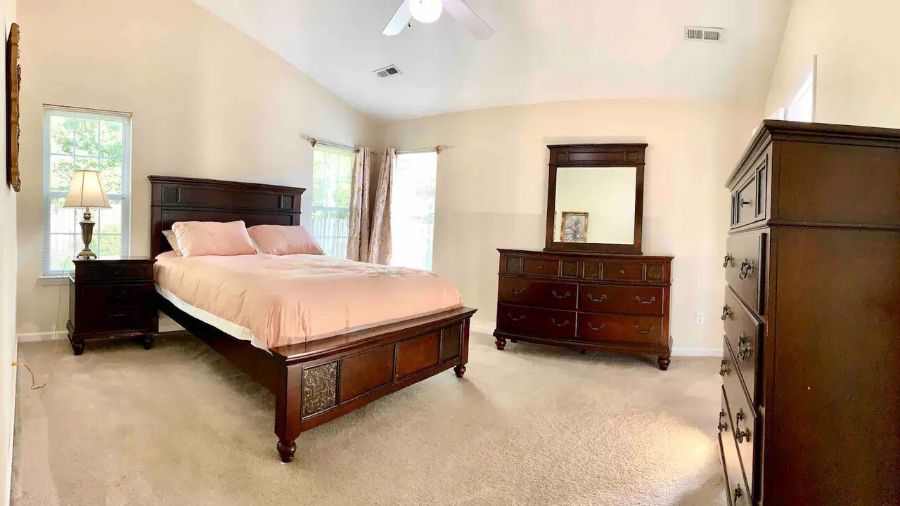 Photo of Bedroom in Myrtle Grove