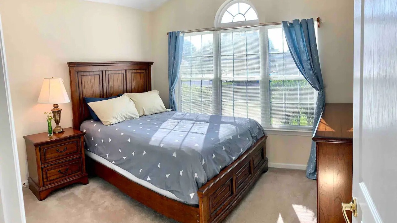 Photo of Bedroom in Myrtle Grove