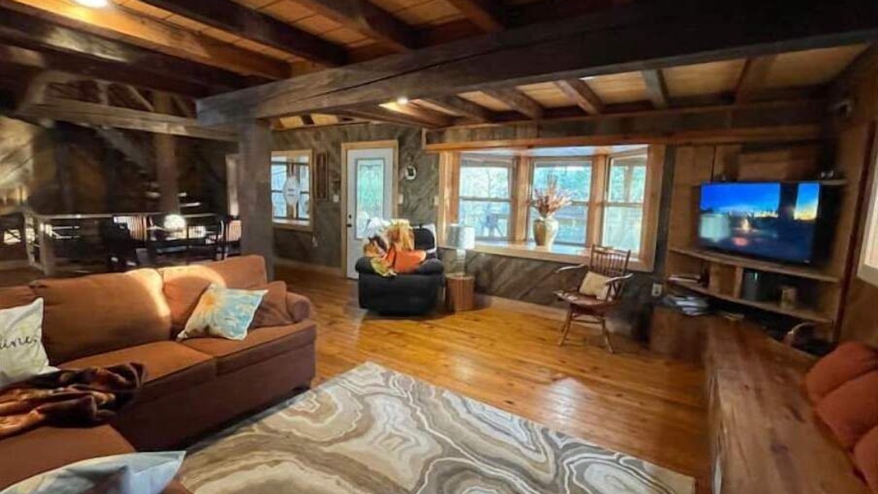 Photo of Livingroom in Jamestown