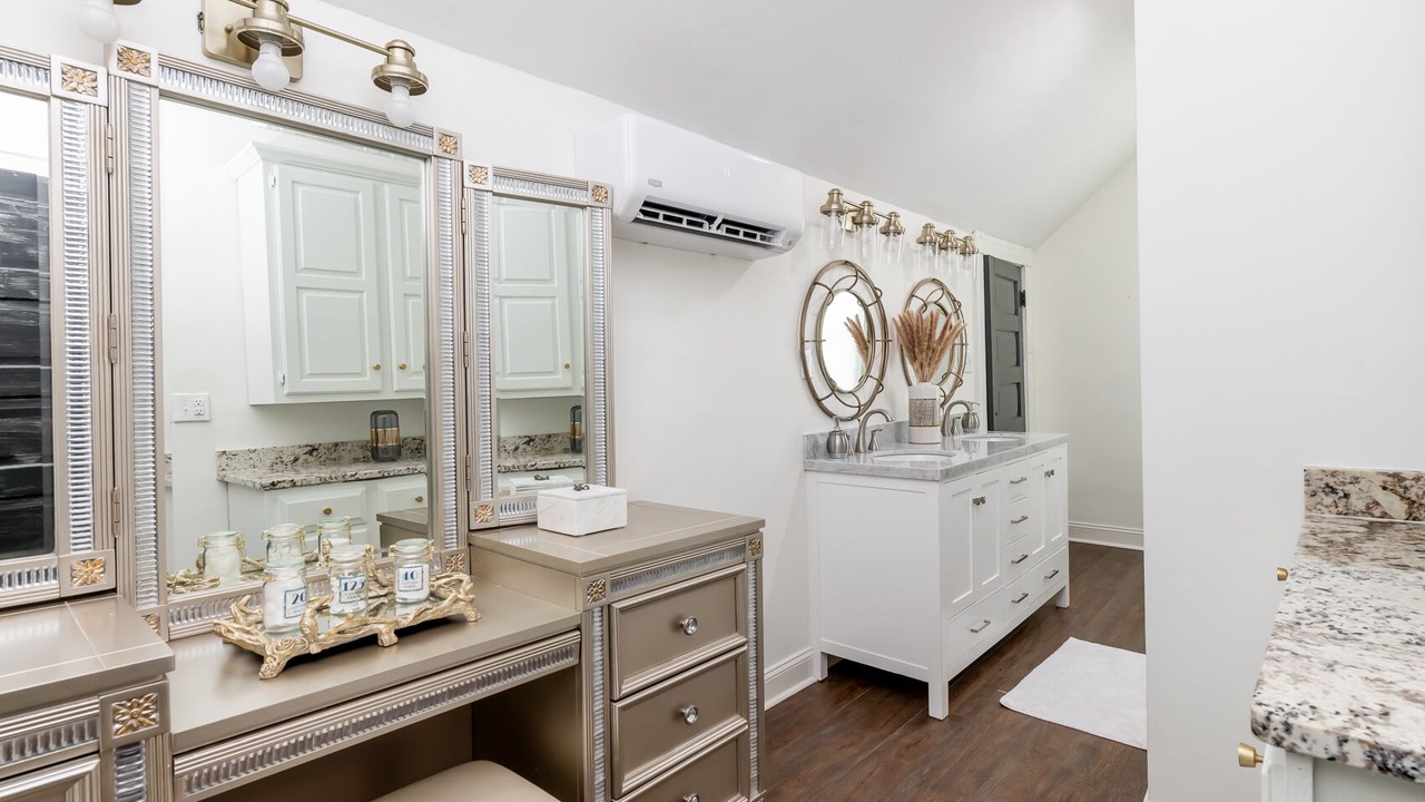 Photo of Bathroom in Lawrenceburg